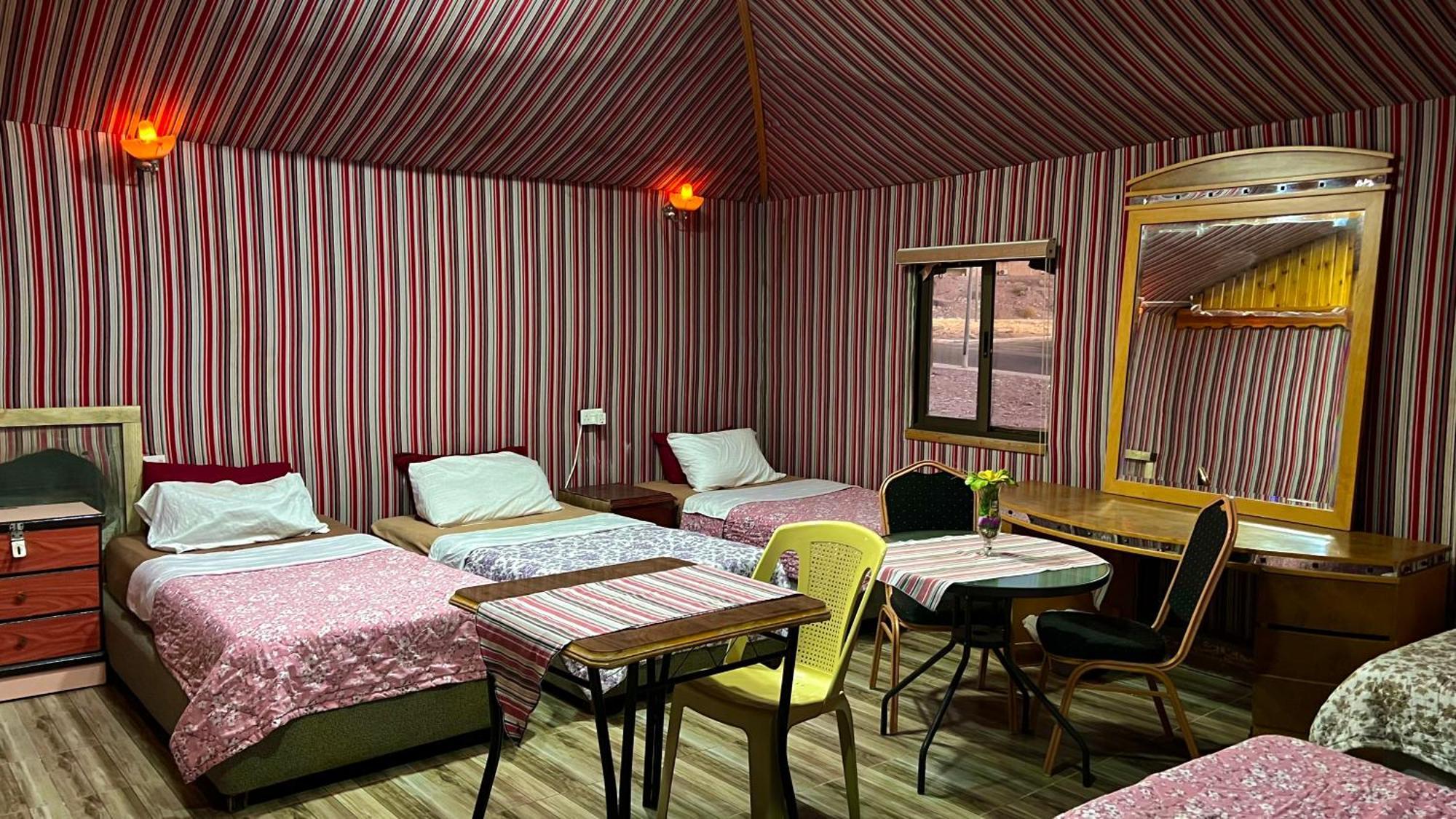Reef House بيت شباب العقبة